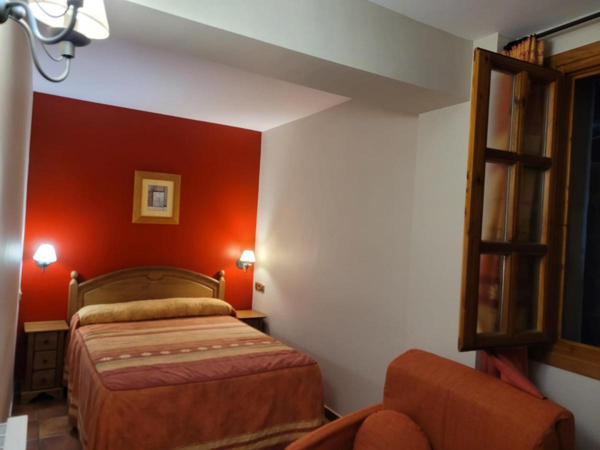 Apartamentos Casa Espanol Broto Luaran gambar