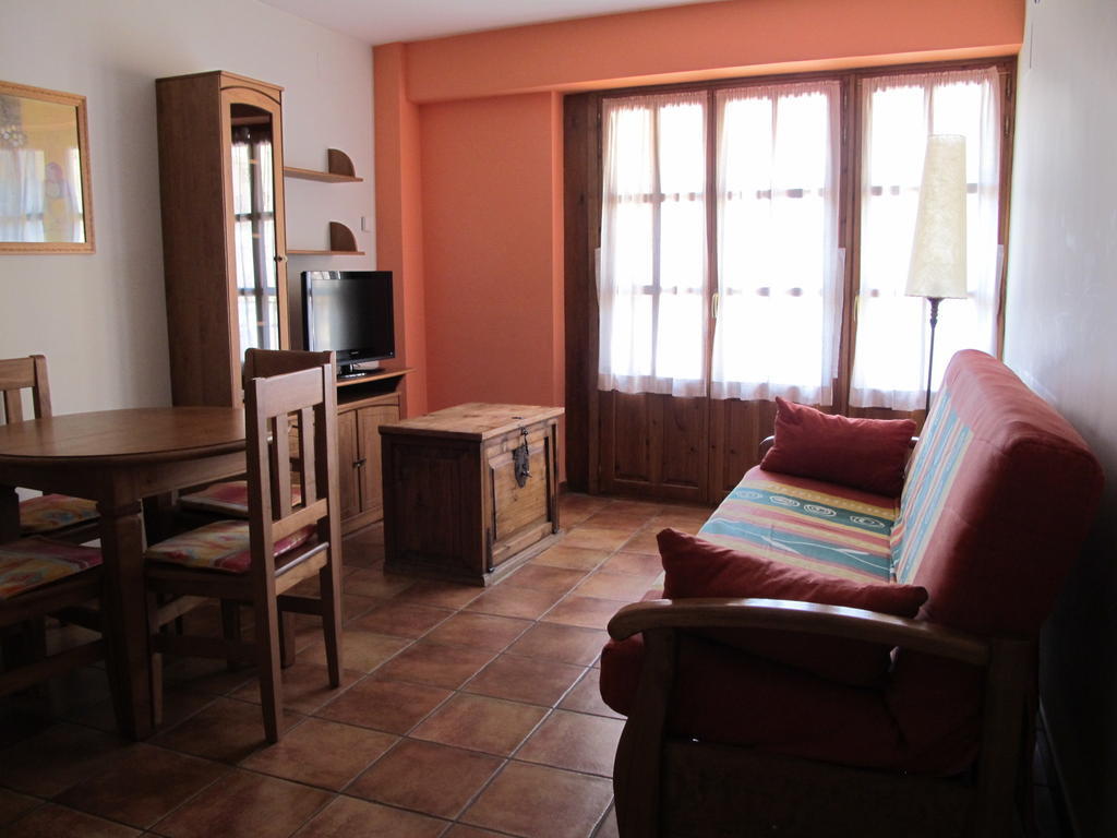 Apartamentos Casa Espanol Broto Bilik gambar