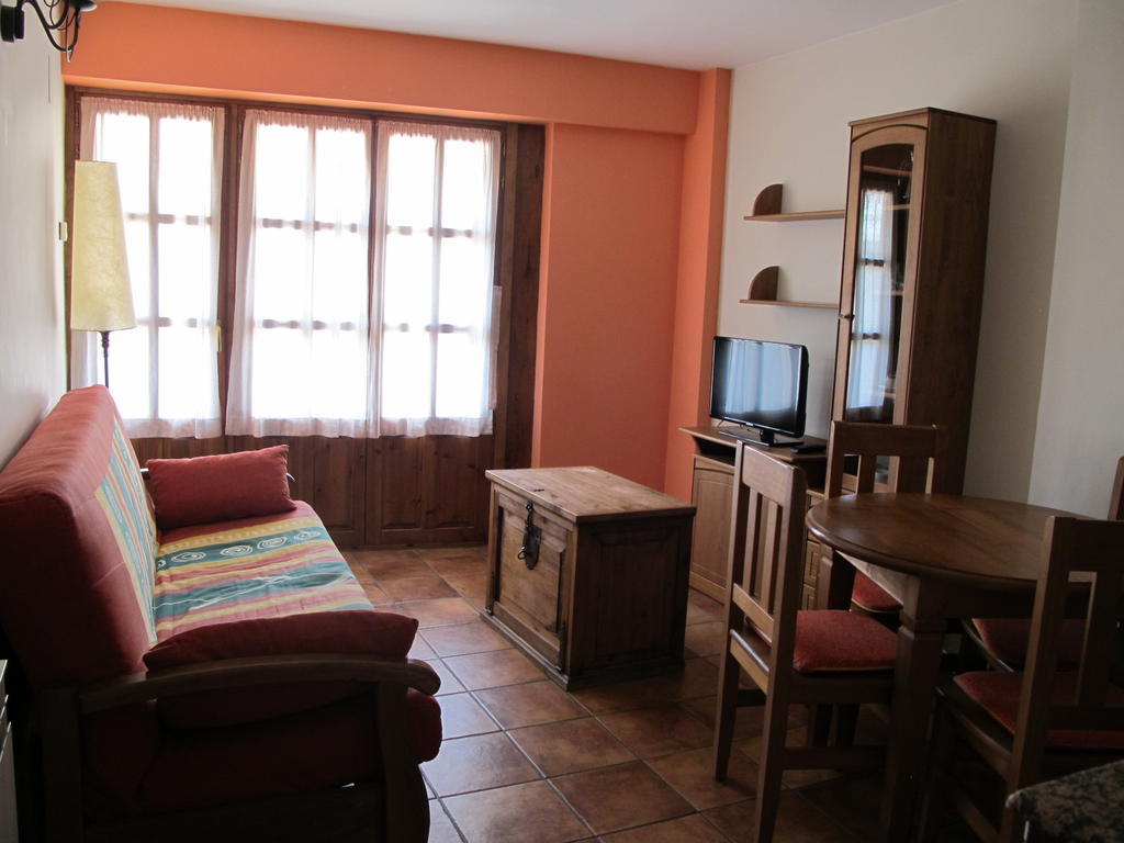 Apartamentos Casa Espanol Broto Luaran gambar